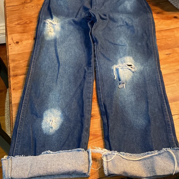 Wrangler Distressed Jeans - Picture 7 of 7